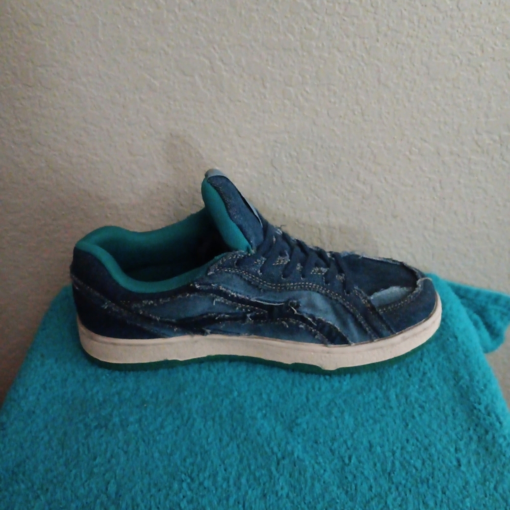 Blue Denim Round 2 Chunkee Skate Shoe